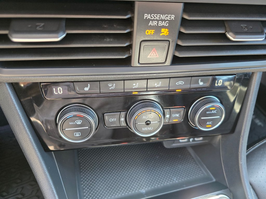 Used 2024 Volkswagen Jetta SE FWD image 23