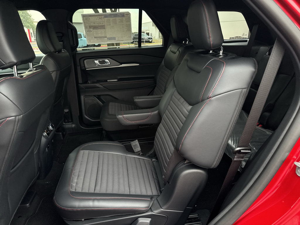 New 2026 Ford Explorer ST-Line w/ ST-Line Street Pack RWD image 8
