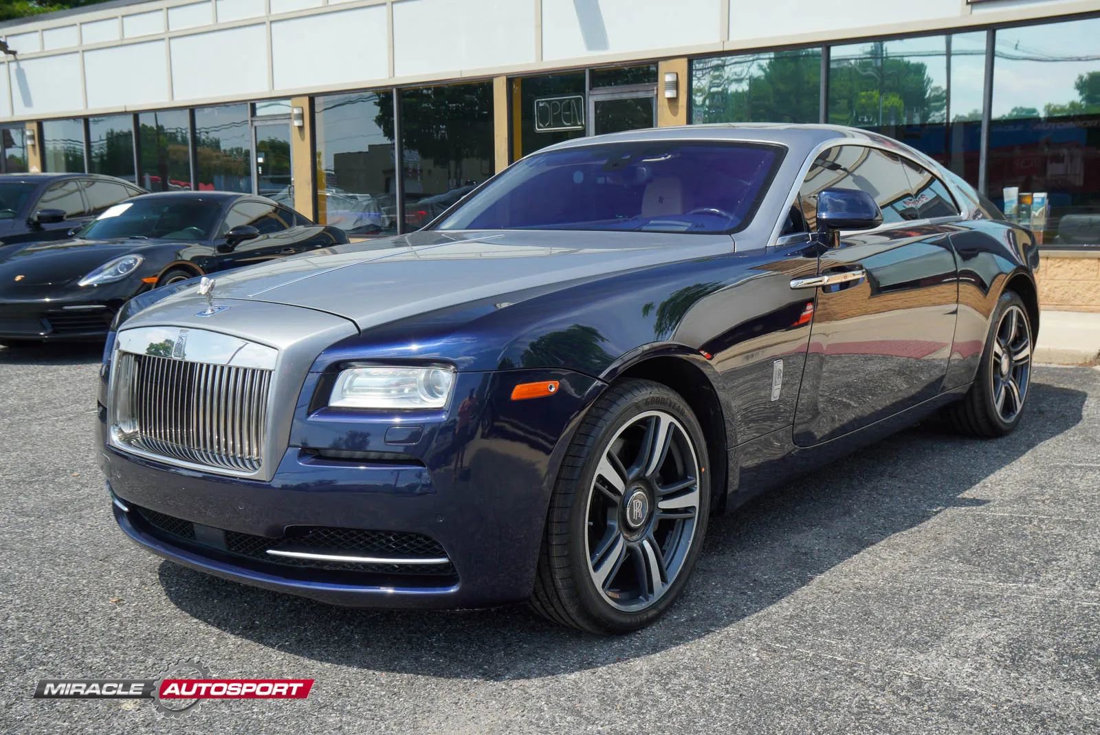 Used 2015 Rolls-Royce Wraith image 2