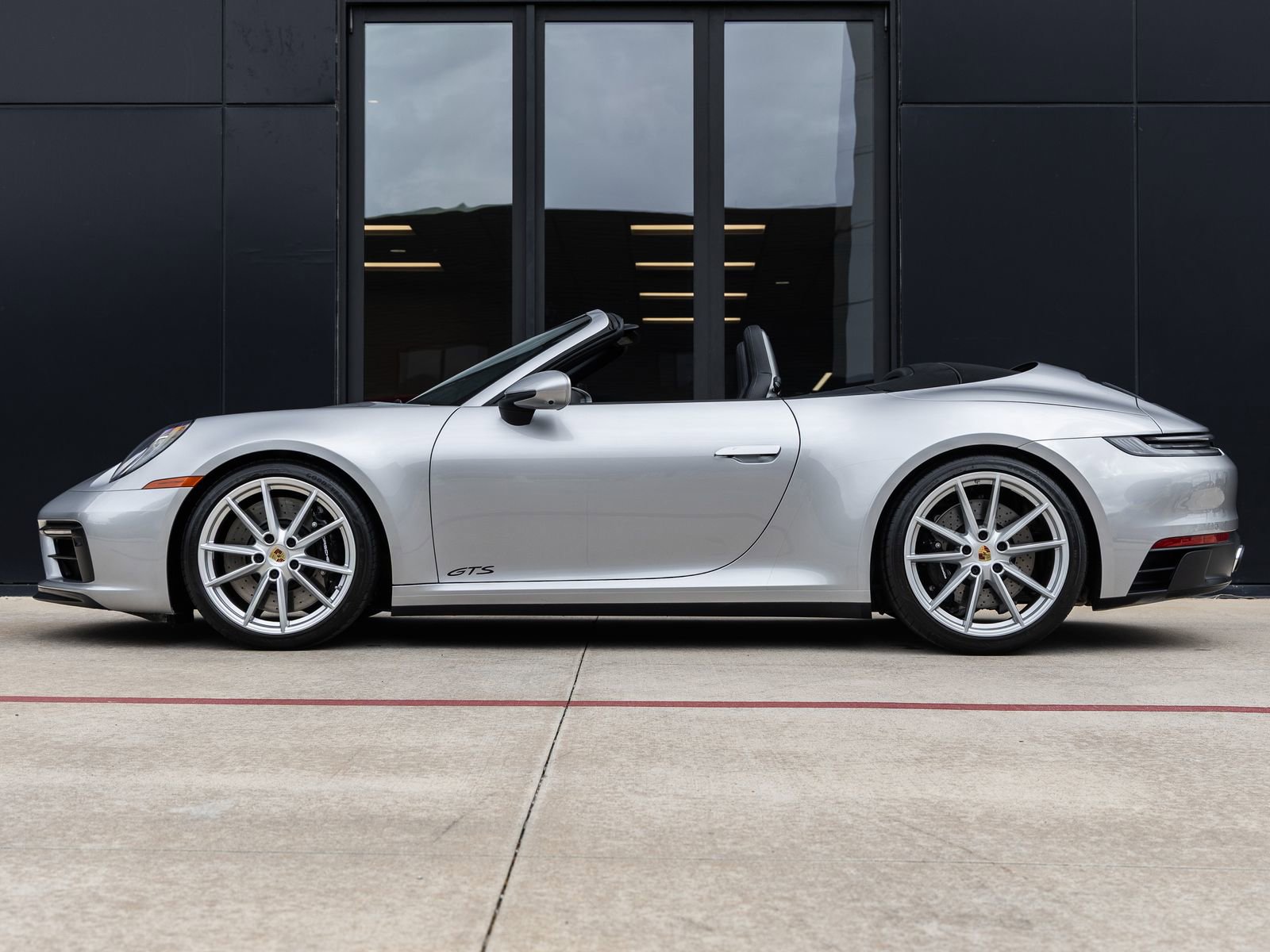Certified 2024 Porsche 911 Carrera GTS image 2