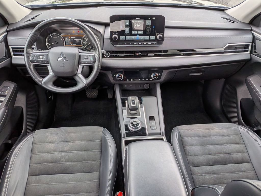 Used 2024 Mitsubishi Outlander SE AWD/4WD image 25