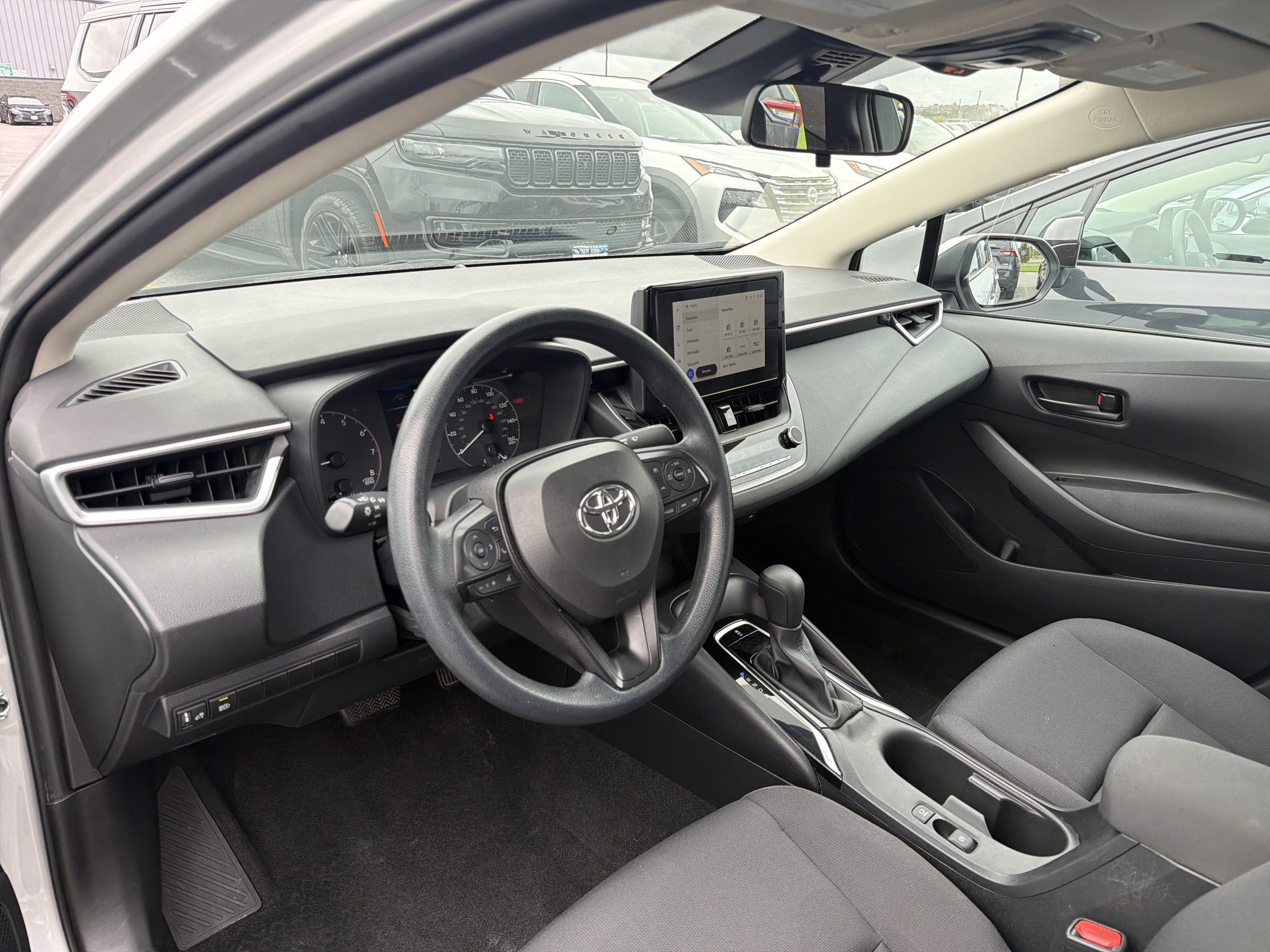 Used 2024 Toyota Corolla LE FWD image 8