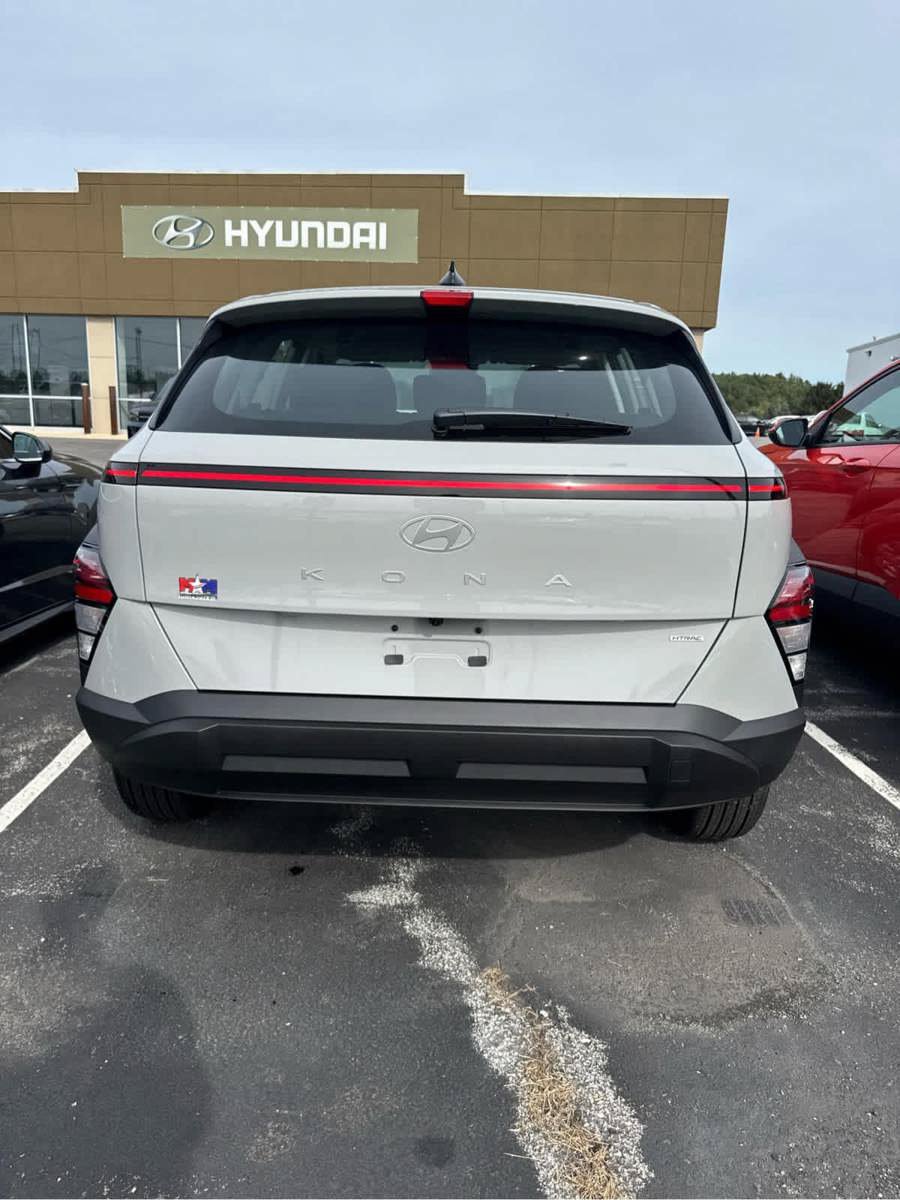New 2027 Hyundai Kona SE AWD/4WD image 15
