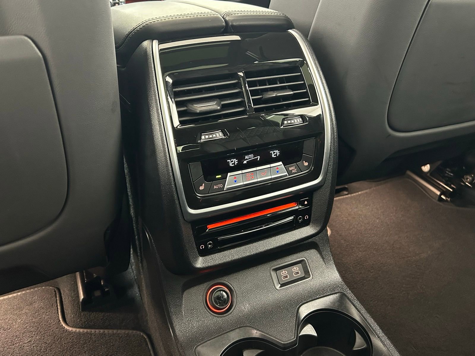 Used 2022 BMW ALPINA XB7 image 37