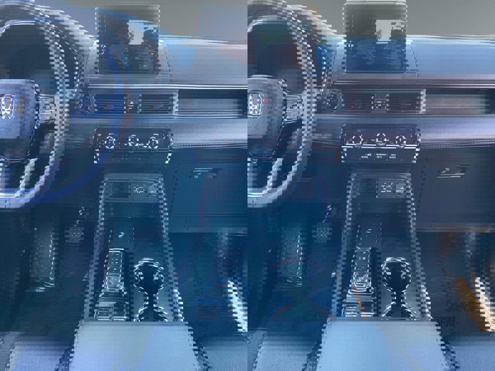 Used 2024 Honda Pilot Touring image 11