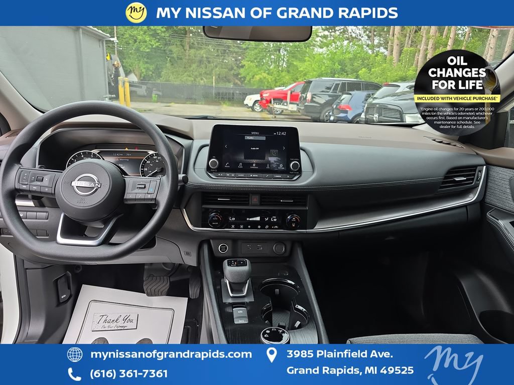 Used 2023 Nissan Rogue SV AWD/4WD image 13