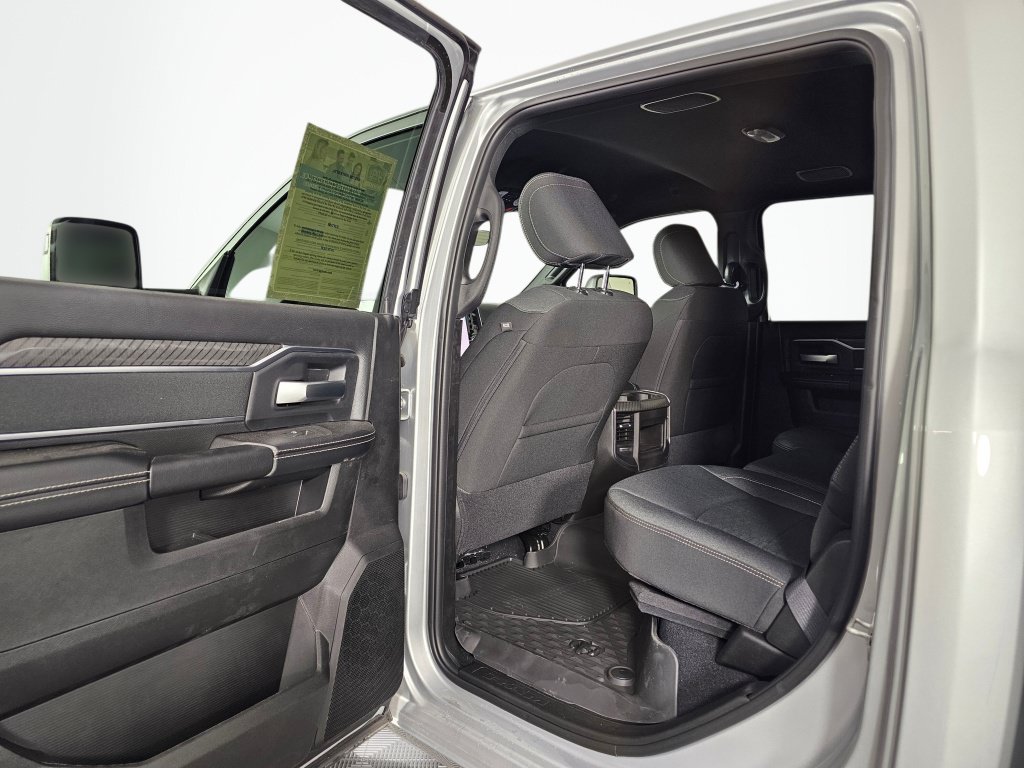 New 2026 RAM 3500 Big Horn AWD/4WD image 33