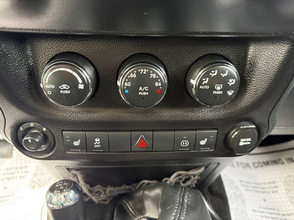 Used 2011 Jeep Wrangler Unlimited Rubicon w/ Dual Top Group AWD/4WD image 27