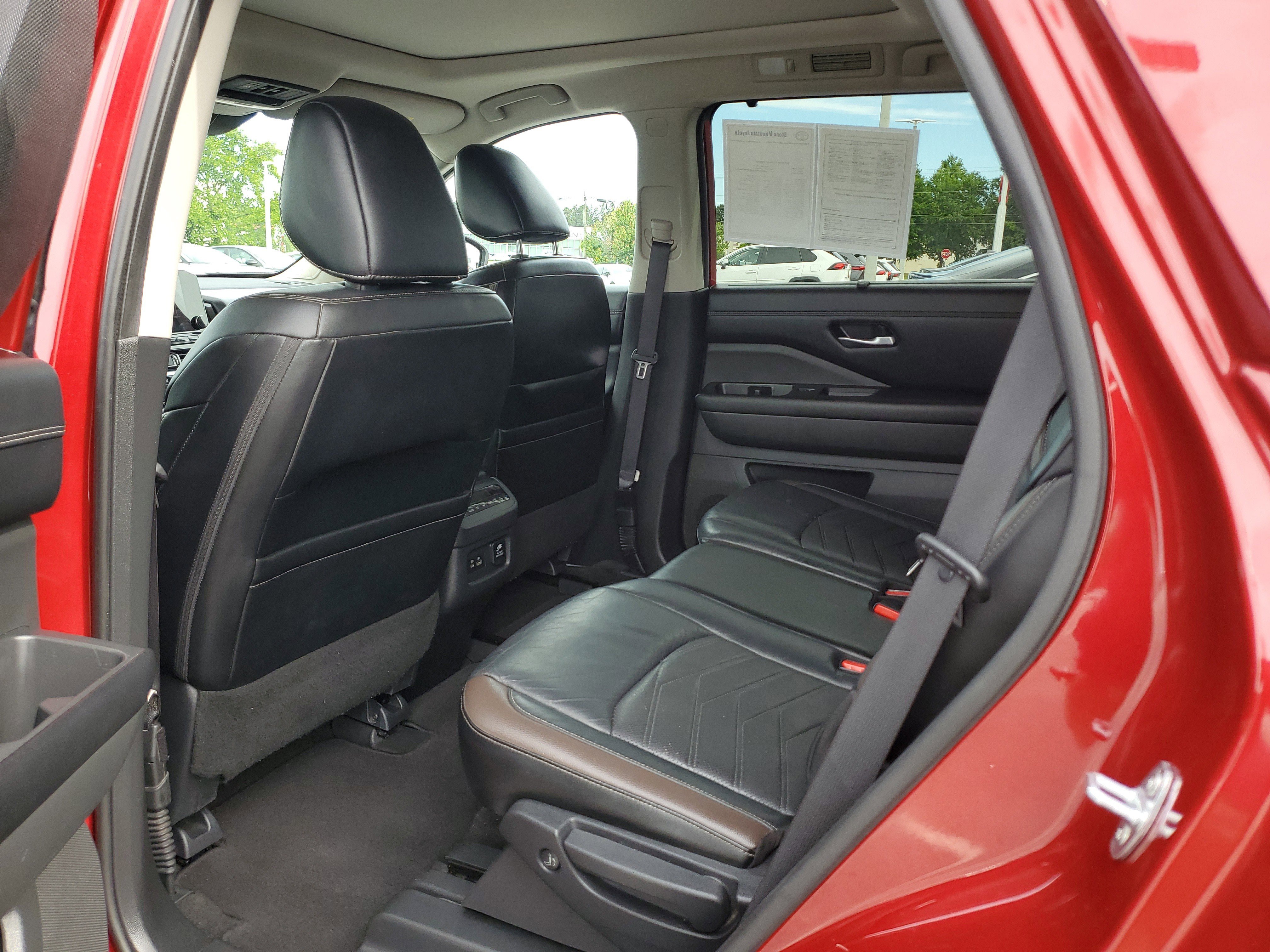 Used 2023 Nissan Pathfinder Platinum w/ Cargo Package AWD/4WD image 13
