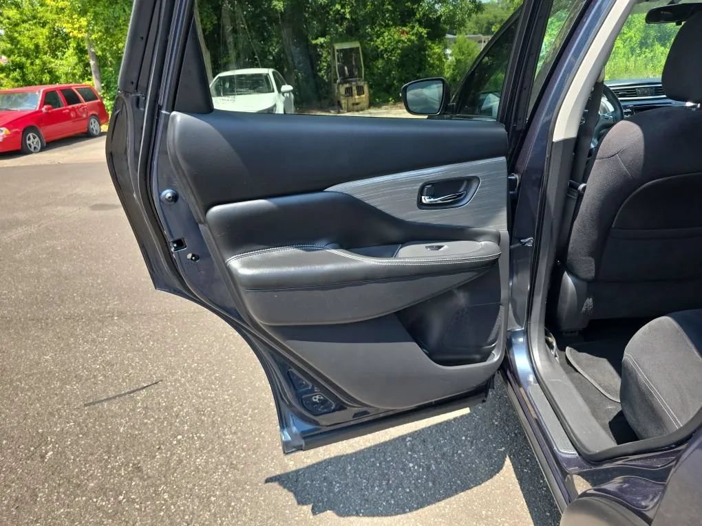 Used 2017 Nissan Murano S AWD/4WD image 39