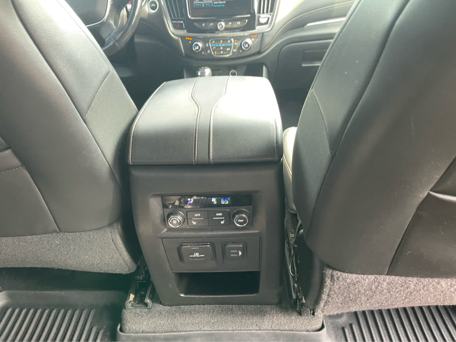 Used 2019 Chevrolet Traverse Premier w/ Driver Confidence II Package FWD image 26