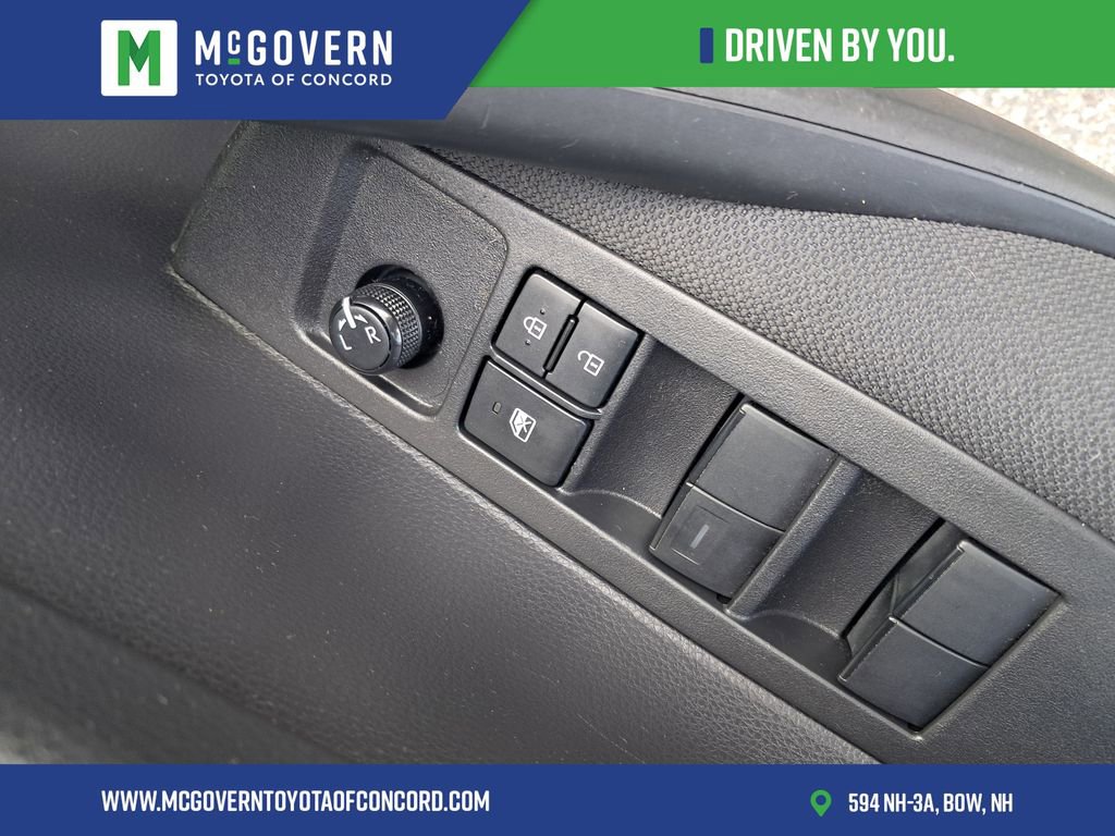 Used 2022 Toyota Corolla LE FWD image 12