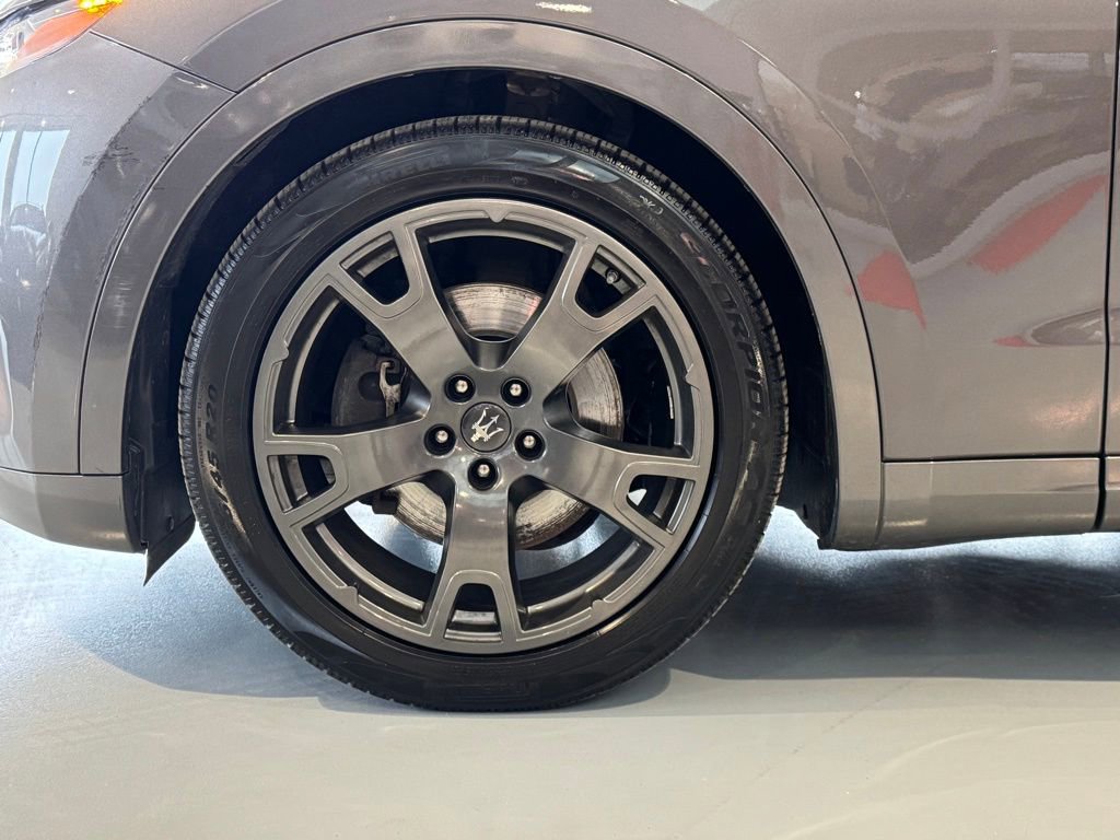 Used 2019 Maserati Levante image 15