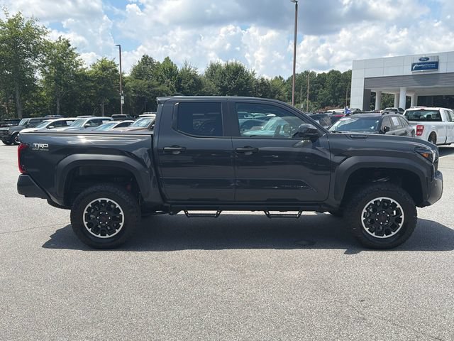 Used 2025 Toyota Tacoma TRD Off-Road AWD/4WD image 8
