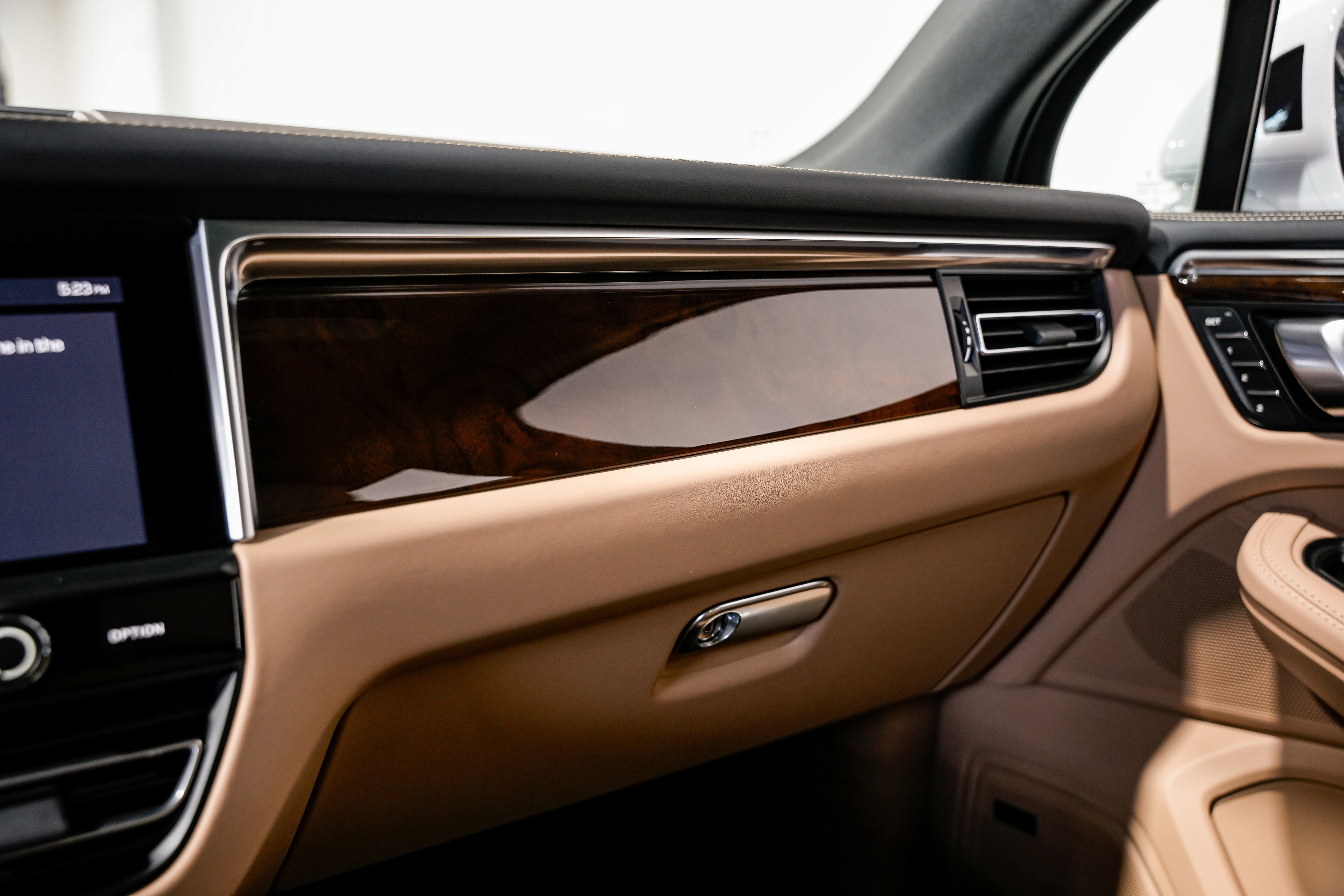 Used 2023 Porsche Macan S image 15