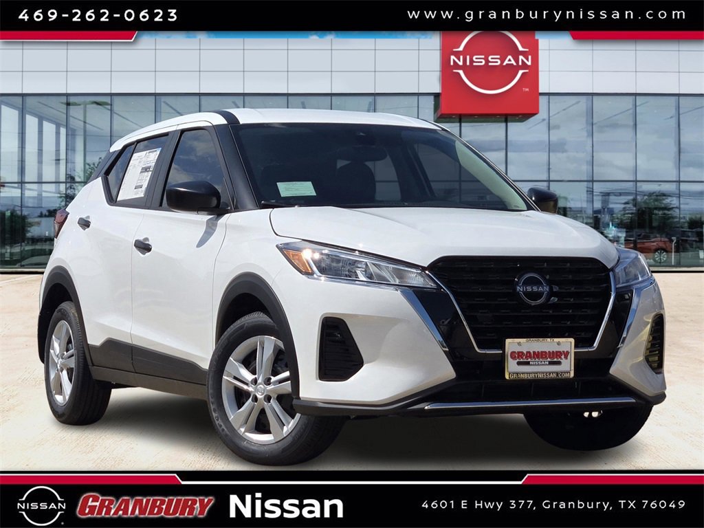 New 2025 Nissan Kicks Play S