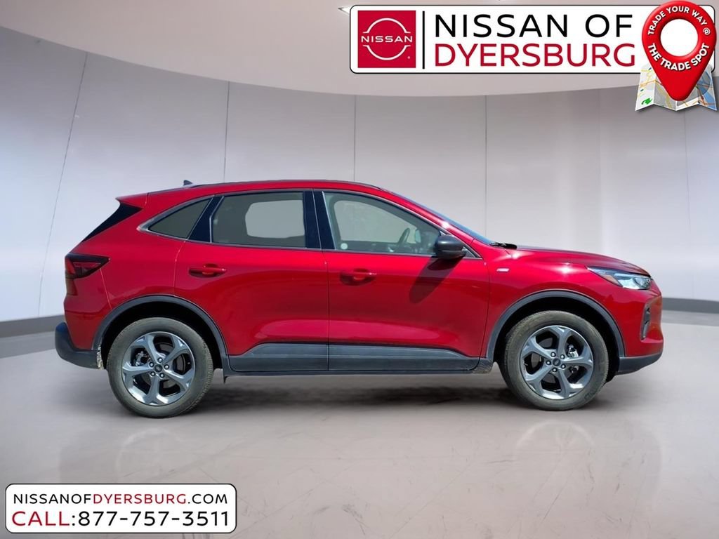 Used 2025 Ford Escape ST-Line AWD/4WD image 2