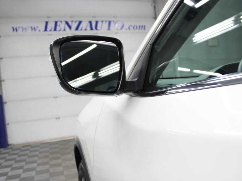 Used 2015 Nissan Rogue SV AWD/4WD image 54