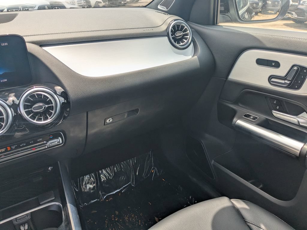 Certified 2024 Mercedes-Benz GLA 35 AMG 4MATIC image 4