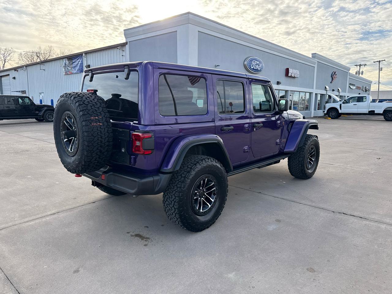 New 2026 Jeep Wrangler Unlimited Rubicon w/ Xtreme 35 Tire Package AWD/4WD image 9