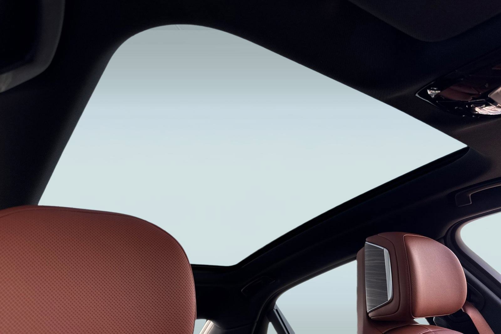 New 2026 BMW 750e xDrive image 15