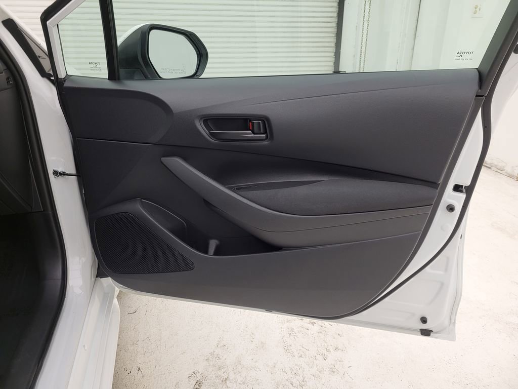 Used 2024 Toyota Corolla LE image 31