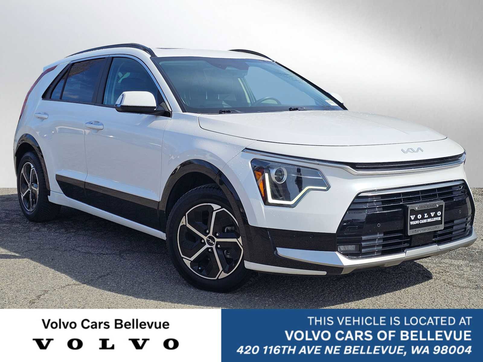 Used 2023 Kia Niro SX image 1