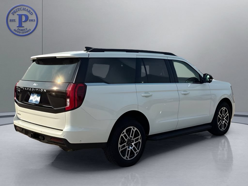 Used 2025 Ford Expedition Active AWD/4WD image 7