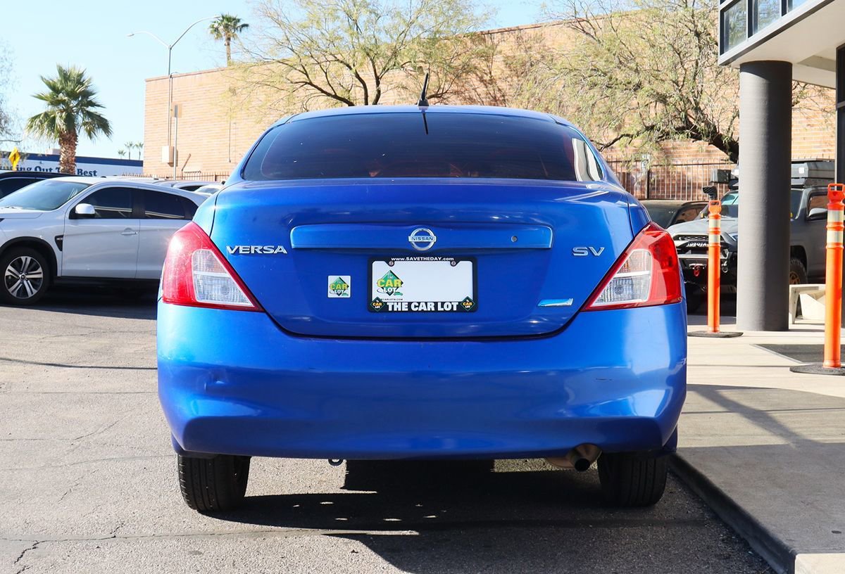Used 2012 Nissan Versa SV image 11