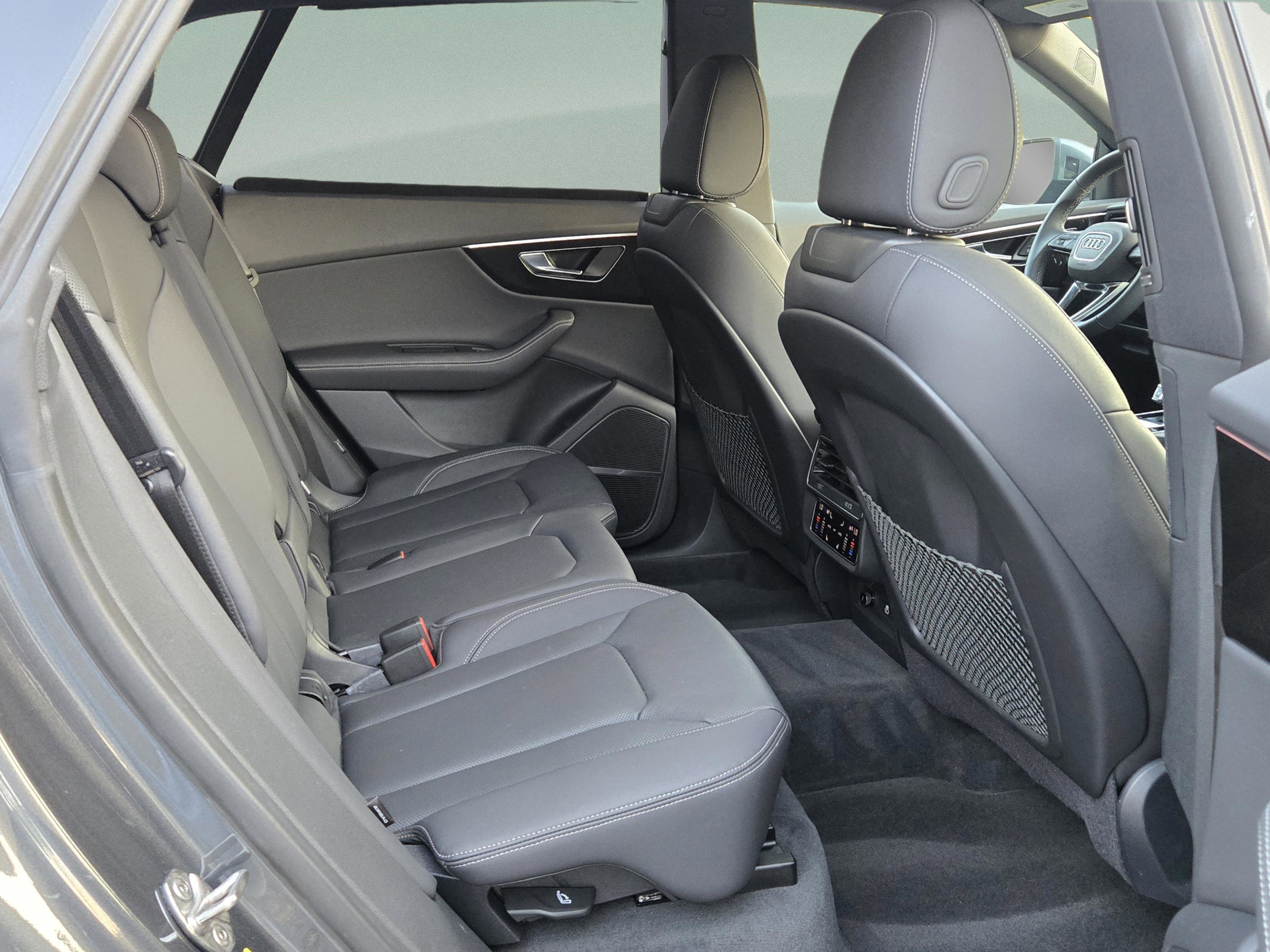 Certified 2025 Audi Q8 Premium Plus w/ Premium Plus Package AWD/4WD image 15