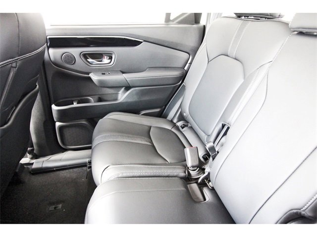 New 2025 Honda Pilot Touring image 12