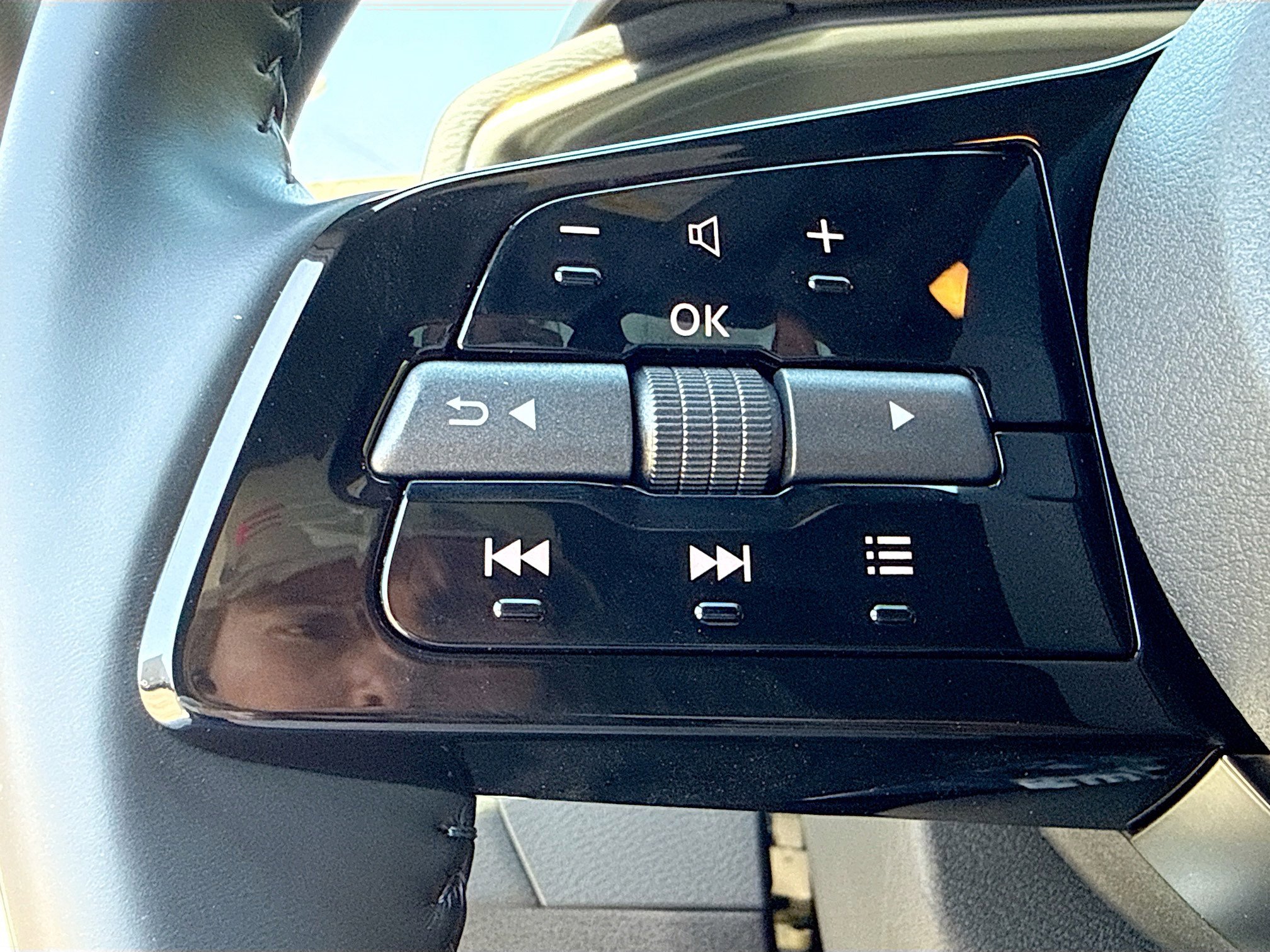 Used 2025 Nissan Z Performance w/ Floor Mat Package image 34