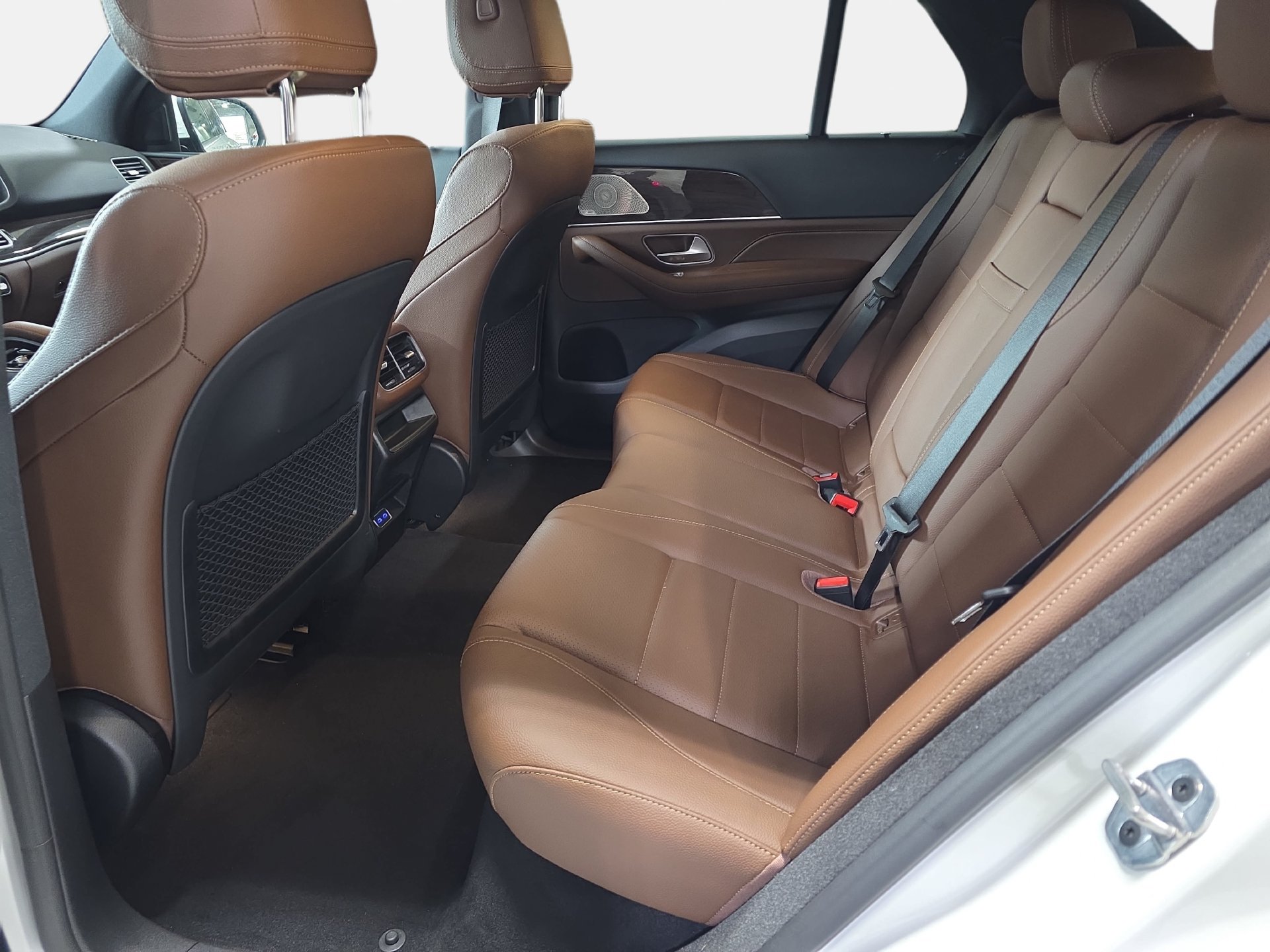 Used 2026 Mercedes-Benz GLE 350 4MATIC w/ Winter Package image 14