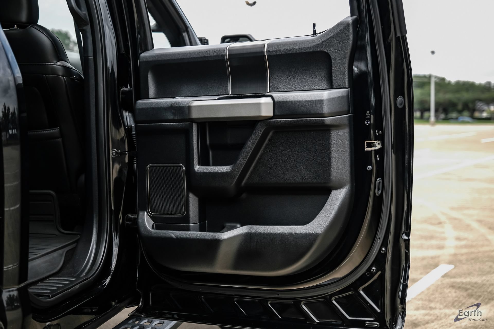 Used 2019 Ford F150 Raptor w/ Equipment Group 802A Luxury AWD/4WD image 98