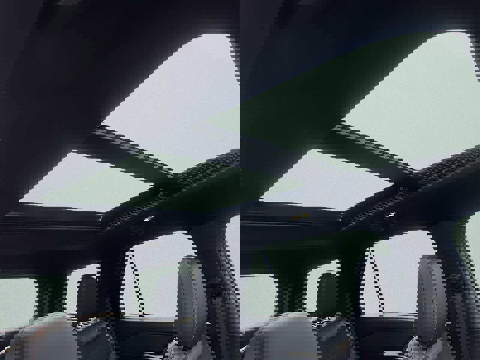 Used 2025 Ford Explorer ST w/ Sun And Sound Package image 13