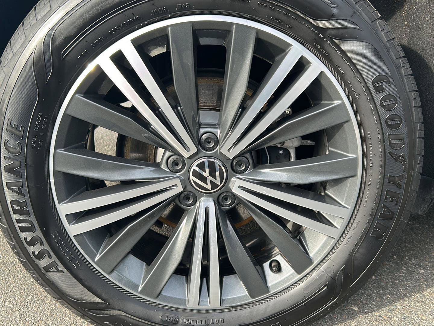 Used 2024 Volkswagen Tiguan Wolfsburg Edition image 8