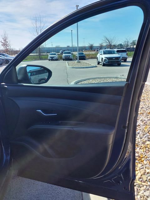 Certified 2025 Hyundai Tucson SE image 20