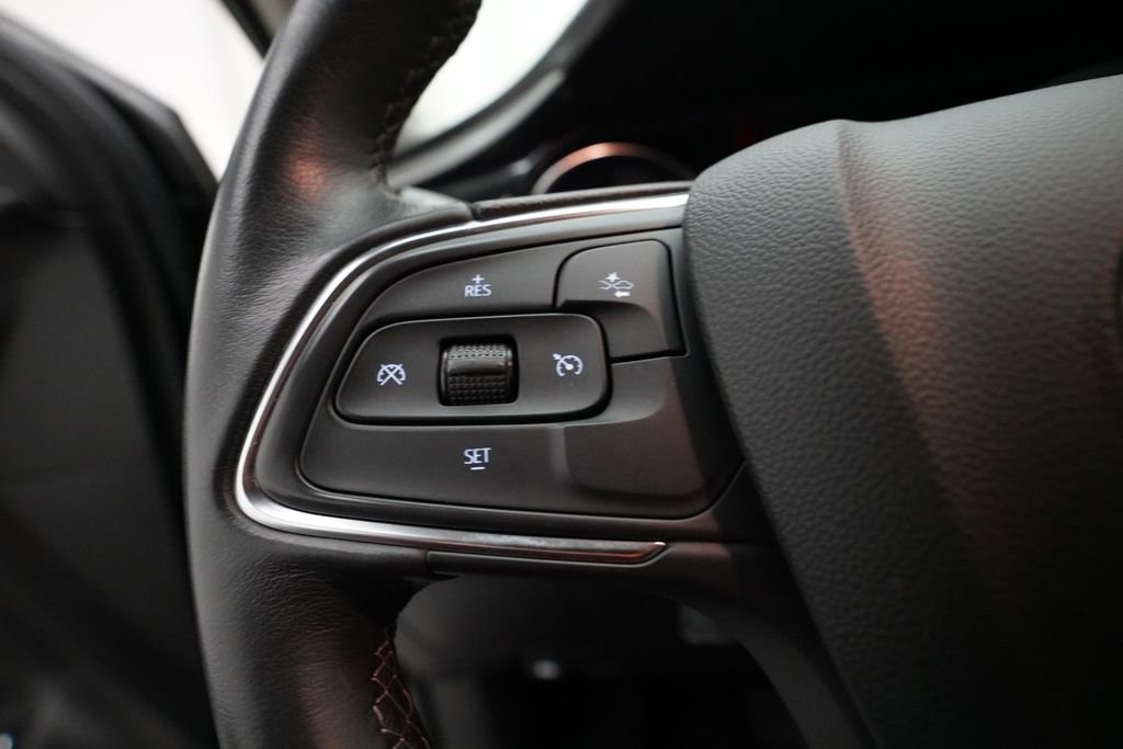 Used 2022 Buick Encore GX Select w/ Sport Touring Package AWD/4WD image 18