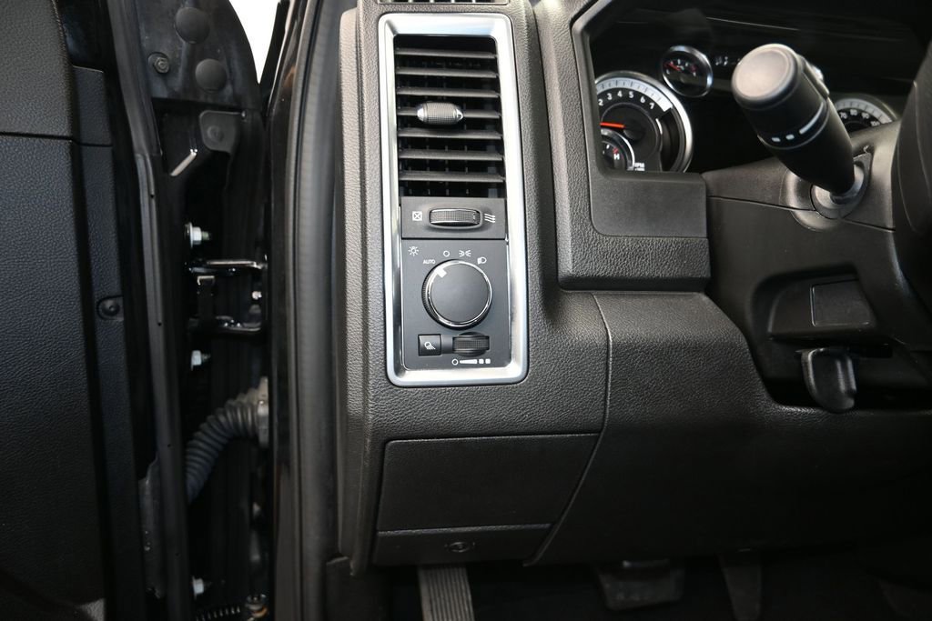 Used 2022 RAM 1500 Classic Warlock w/ Electronics Group AWD/4WD image 12