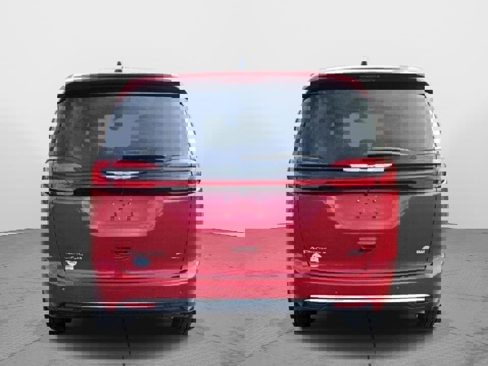 New 2026 Chrysler Pacifica Select image 4