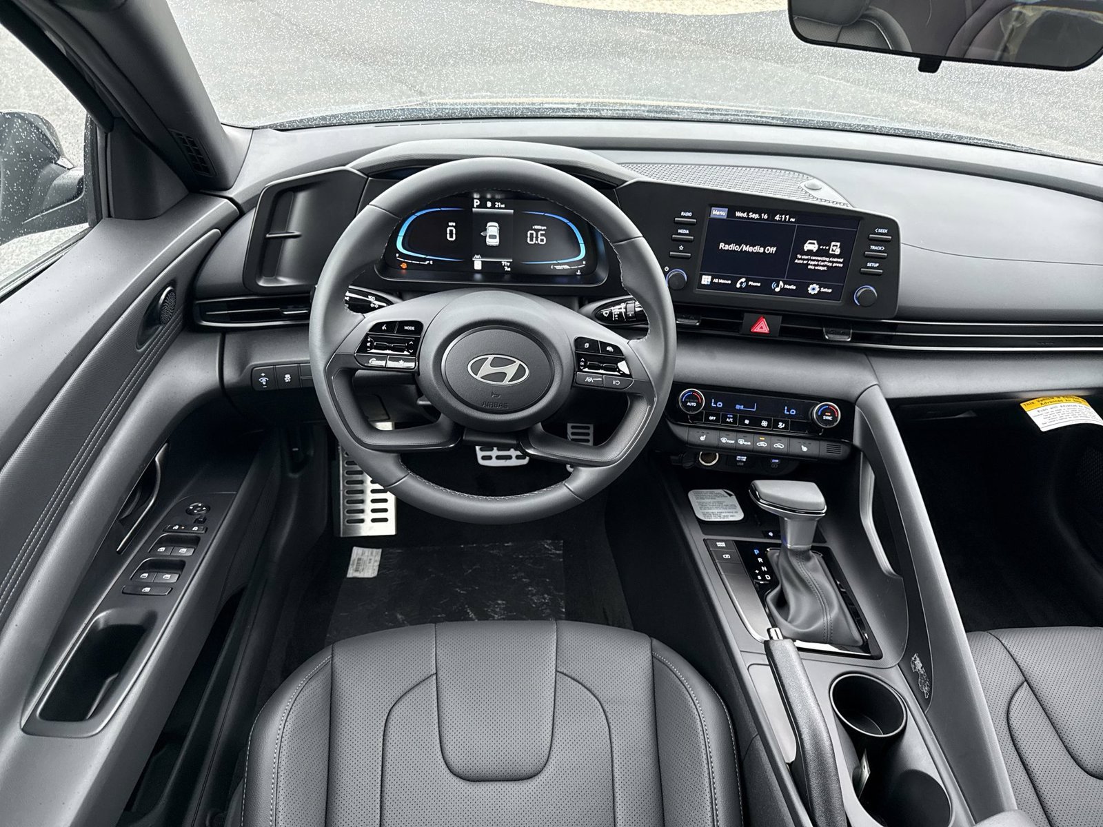New 2026 Hyundai Elantra SEL Sport FWD image 15