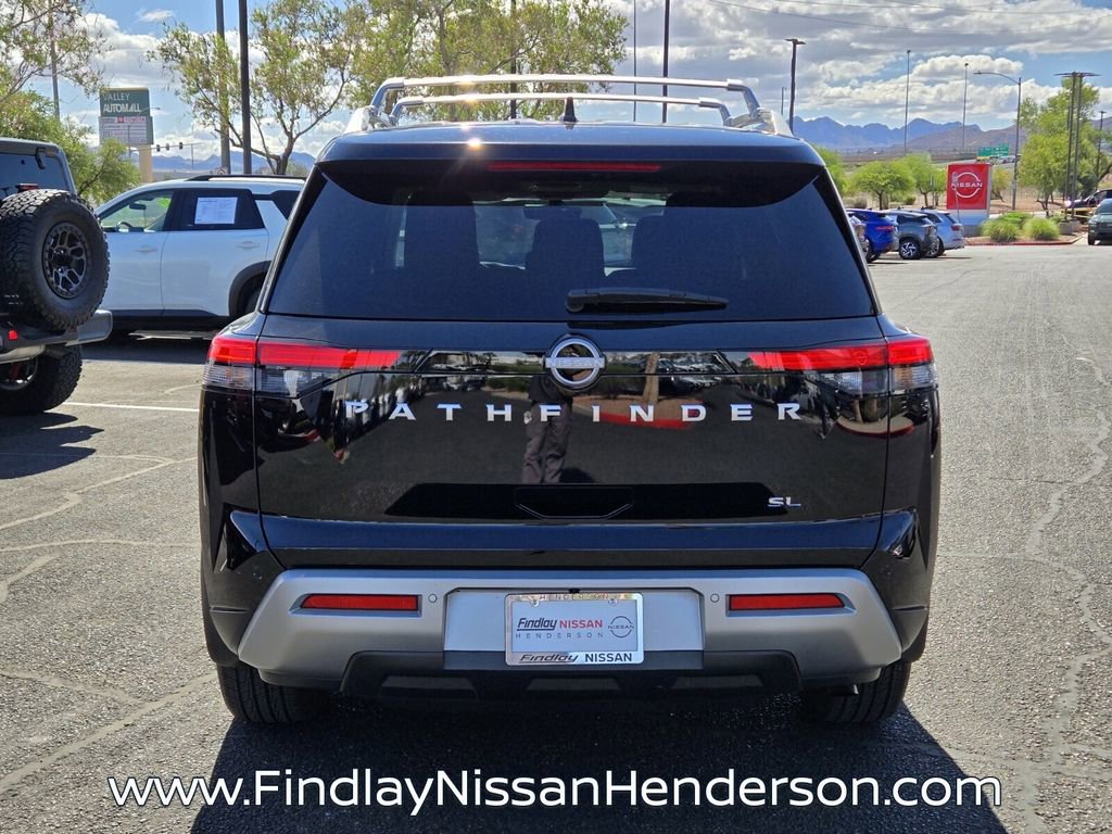 Used 2025 Nissan Pathfinder SL FWD image 5