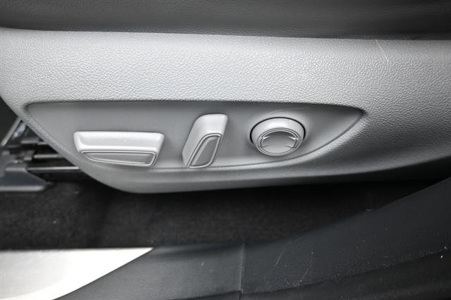 Used 2021 Toyota Highlander Limited FWD image 8