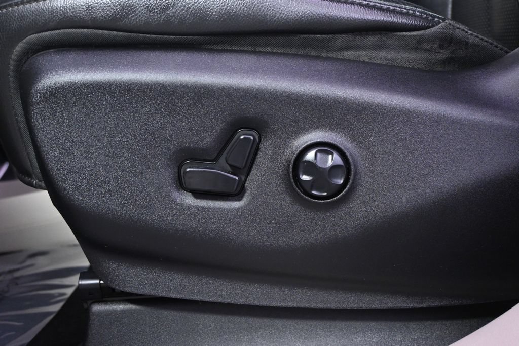 Used 2017 Chrysler Pacifica Touring-L Plus FWD image 14
