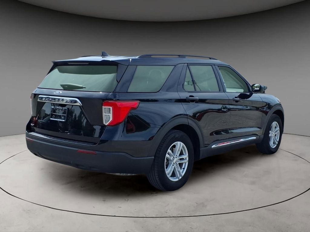 Used 2023 Ford Explorer XLT RWD image 9