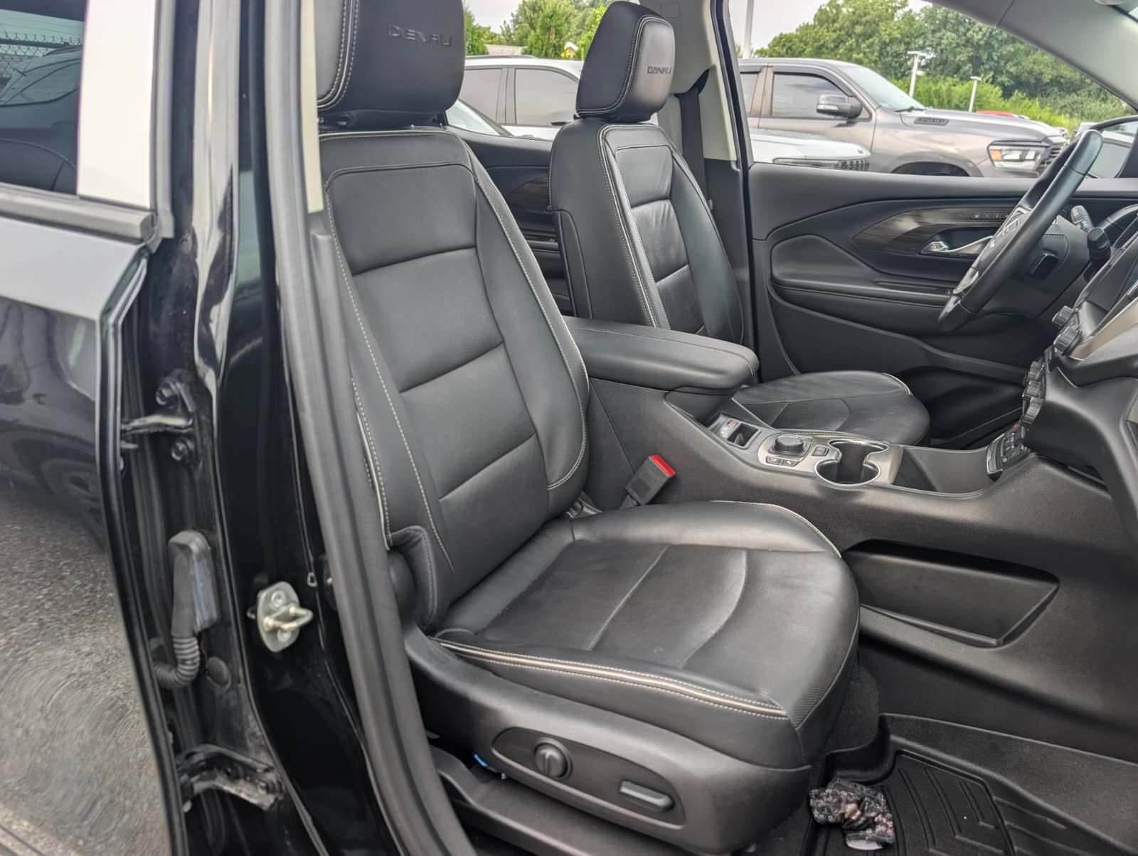Used 2018 GMC Terrain Denali w/ Advanced Safety Package AWD/4WD image 30