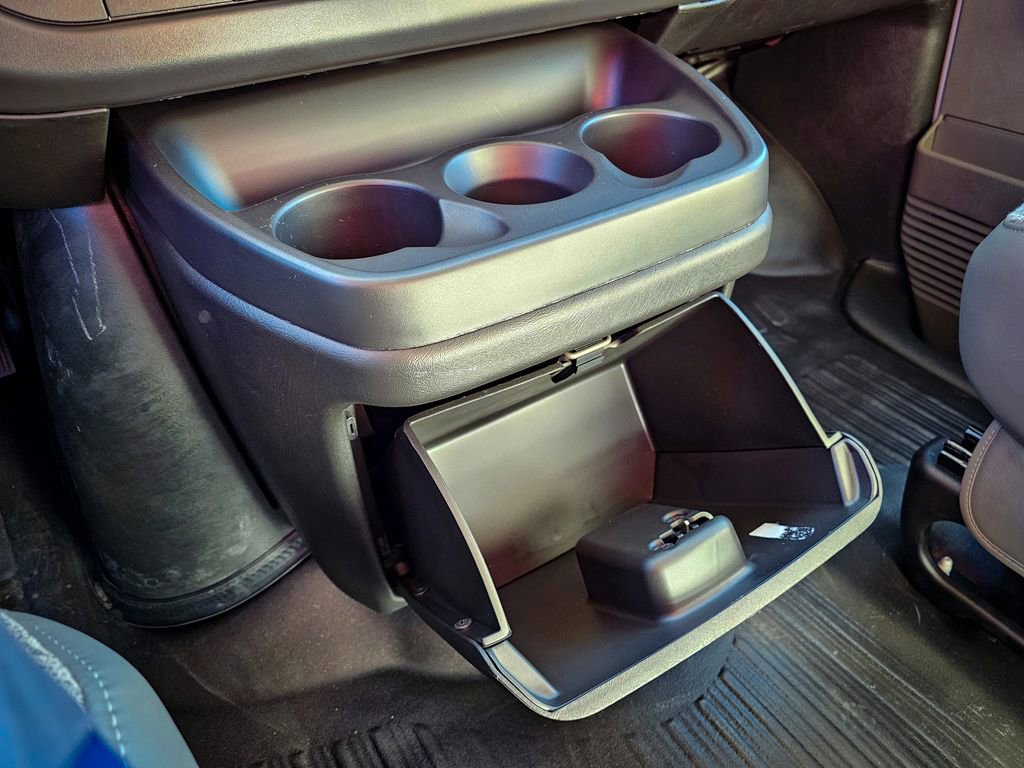 New 2025 GMC Savana 3500 Extended w/ Driver Convenience Package image 23