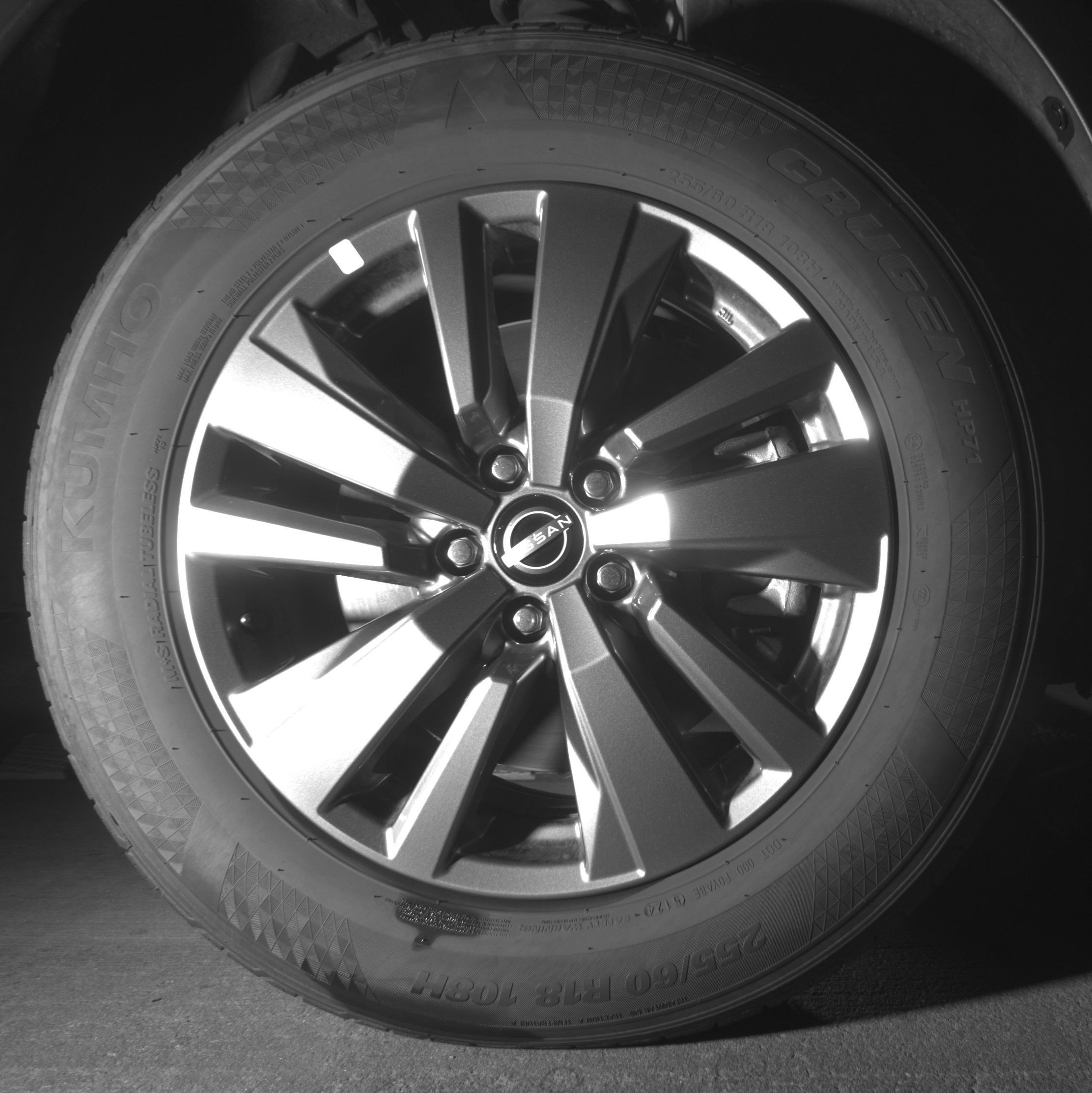 Used 2025 Nissan Pathfinder SV image 13