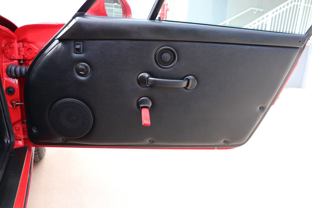 Used 1993 Porsche 911 RS America image 17