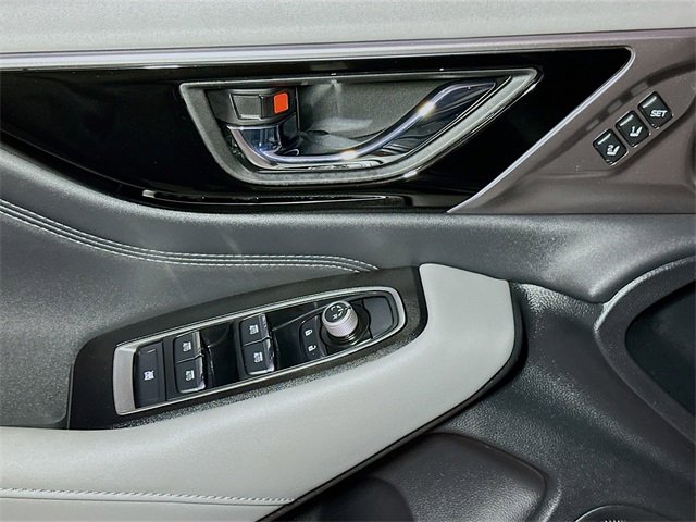 Used 2025 Subaru Outback Limited image 15